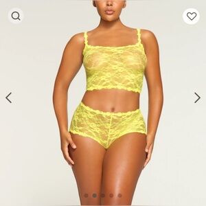 SKIMS Yellow Highlighter Stretch Lace Cami, Size XXS